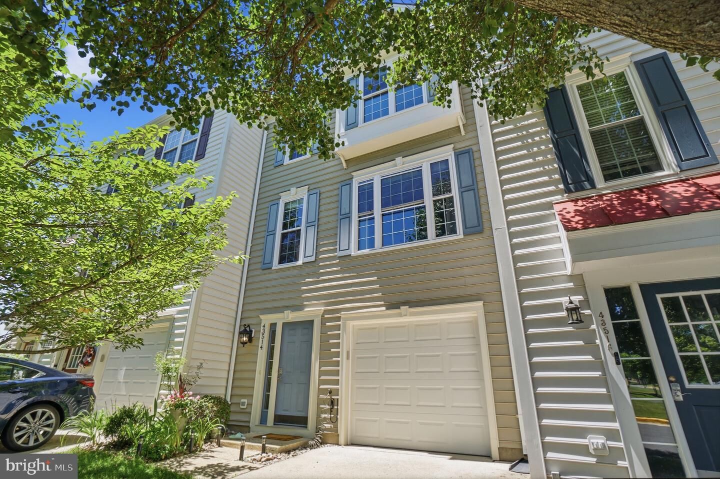 Property Photo:  43514 Greenwich Square  VA 20147 