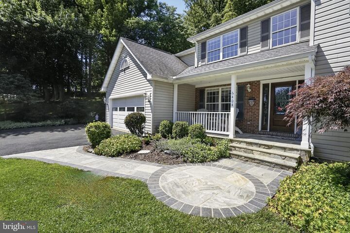 Property Photo: 6404 Cotswold Way VA 20137