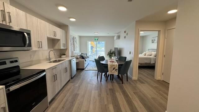 Property Photo:  250 Burnell Street  MB R3G 1L8 