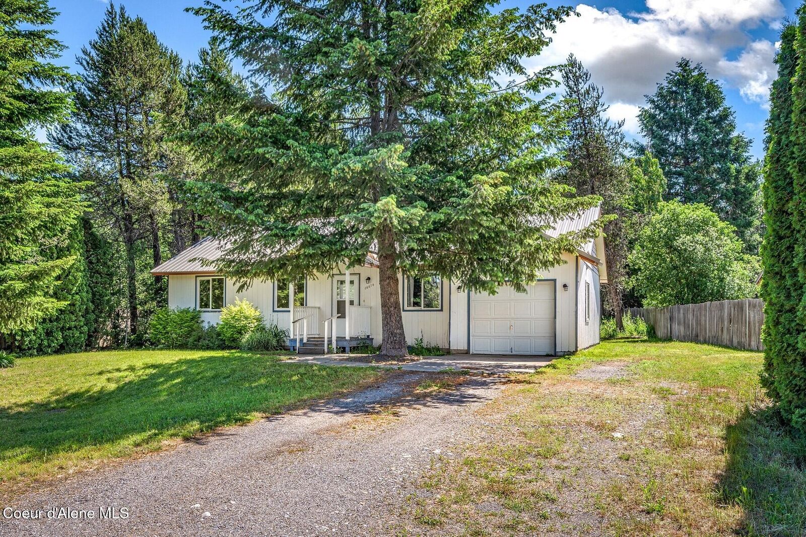 Property Photo:  30670 N Meadow St  ID 83801 