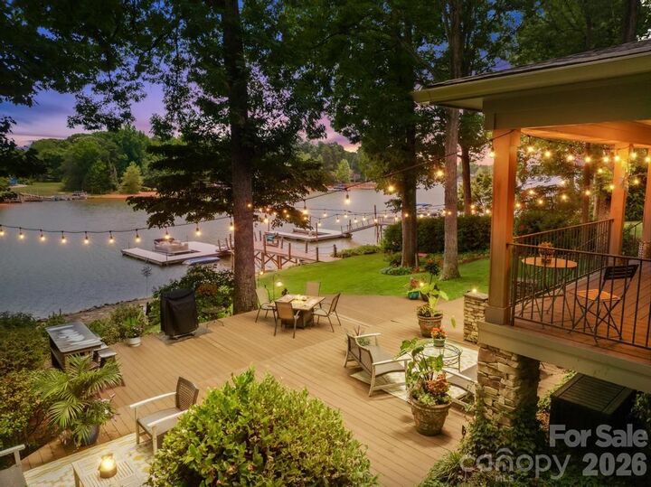 Property Photo:  165 Woodstream Circle  NC 28117 