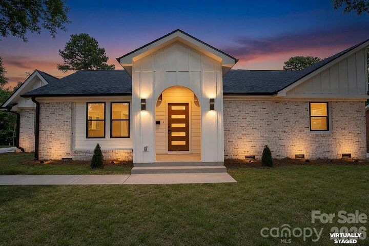 Property Photo:  409 Scaleybark Road  NC 28209 