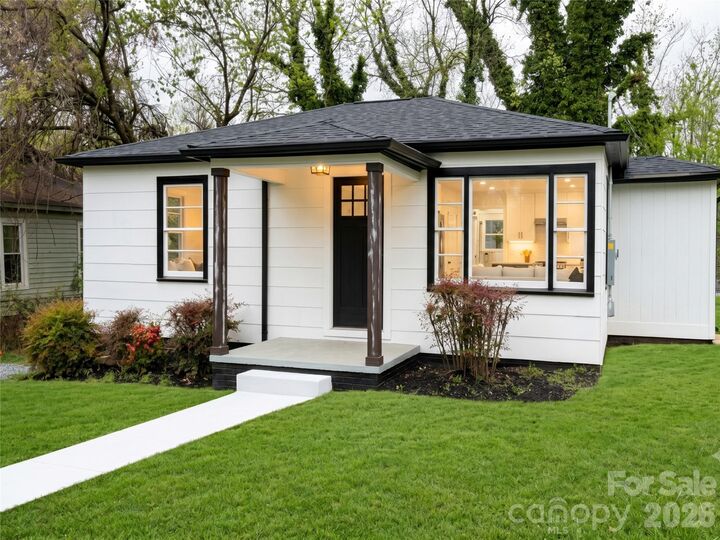 Property Photo:  142 S Ervin Avenue  NC 28658 