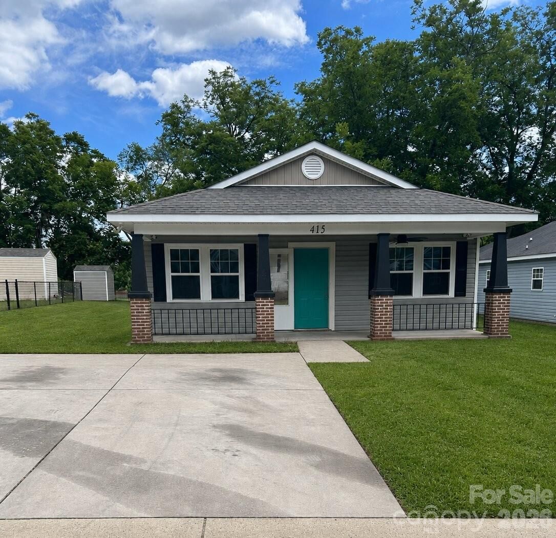 Property Photo:  415 Jones Street  NC 28208 