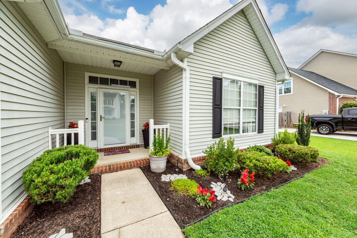 Property Photo: 1240 Creek Stone Way SC 29410