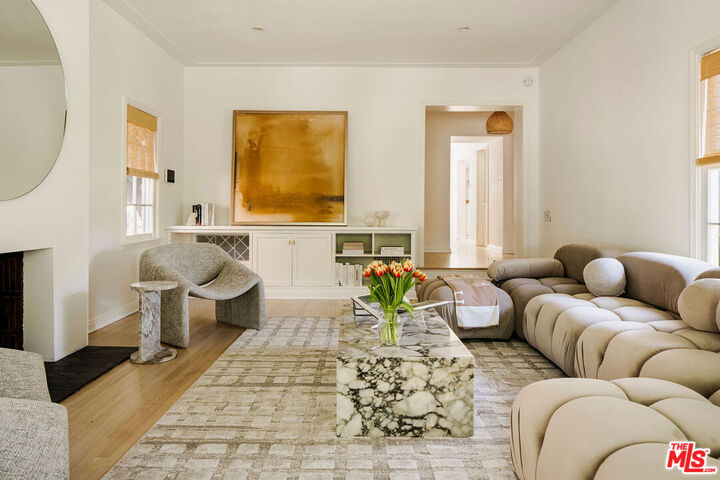 Property Photo:  2518 Canyon Dr  CA 90068 