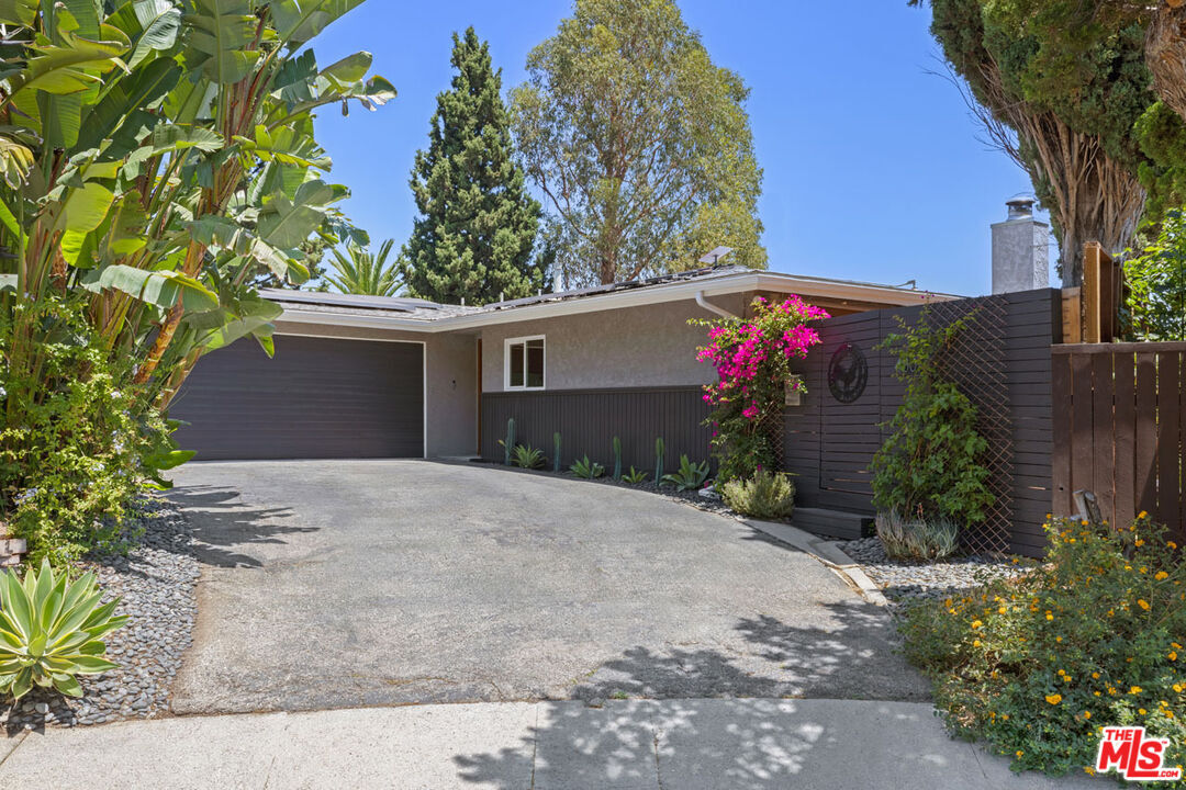 Property Photo:  4801 Sonata Ln  CA 90042 