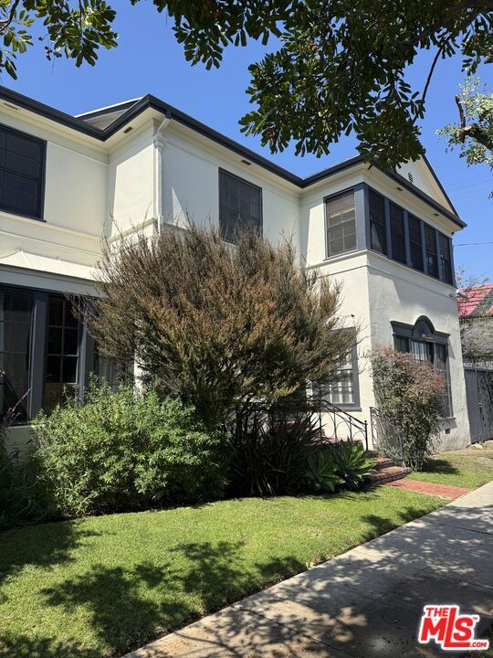 Property Photo:  5717 W 2nd St  CA 90036 