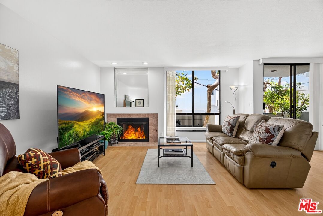 Property Photo:  1312 S Saltair Ave  CA 90025 