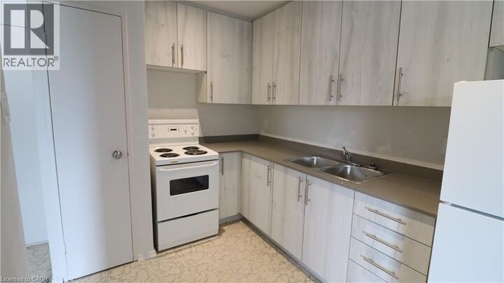Property Photo:  84 Second Street 102  ON L9W 2C3 