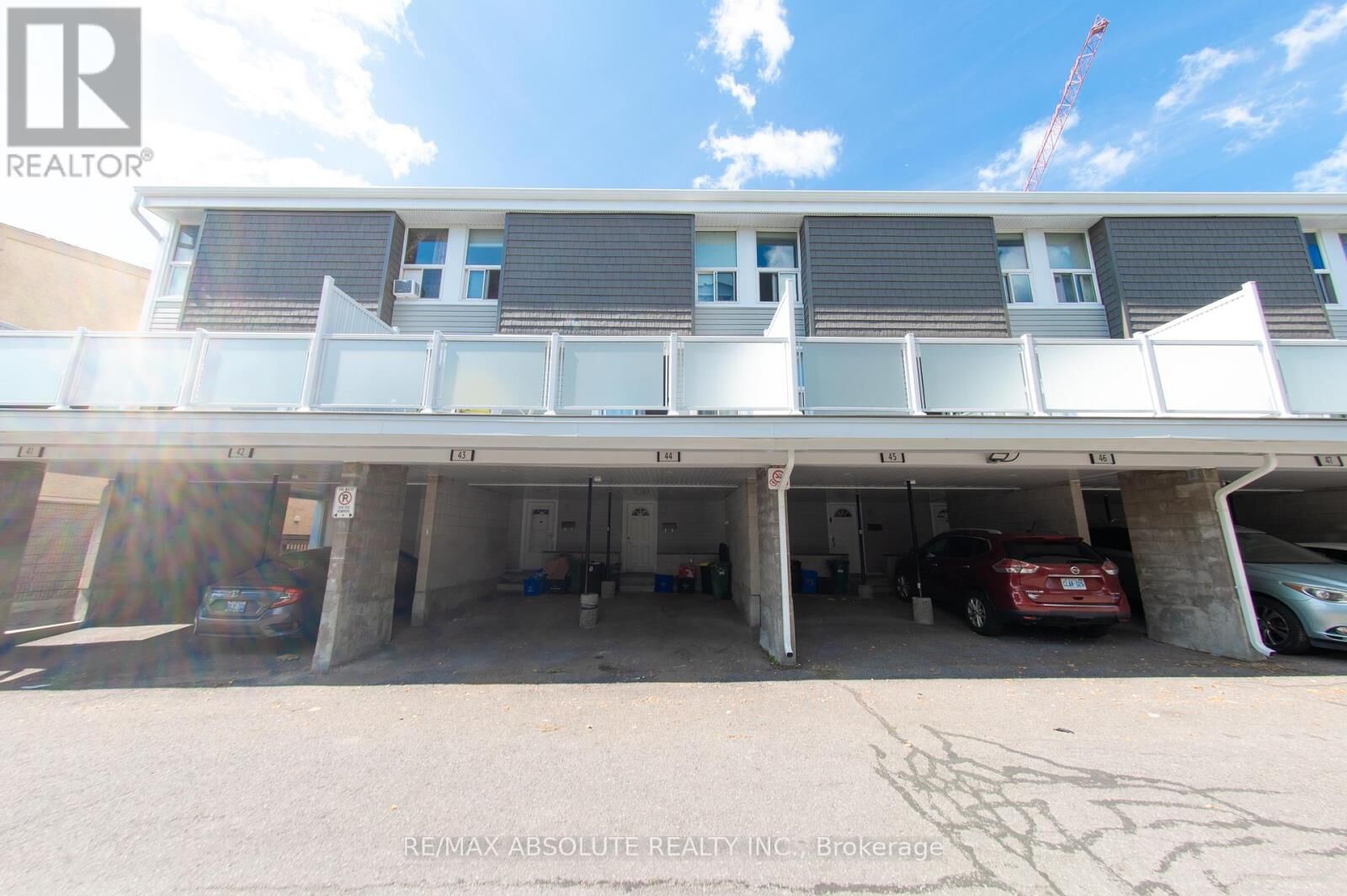 Property Photo: 3415 Uplands Drive 44 ON K1V 9N3