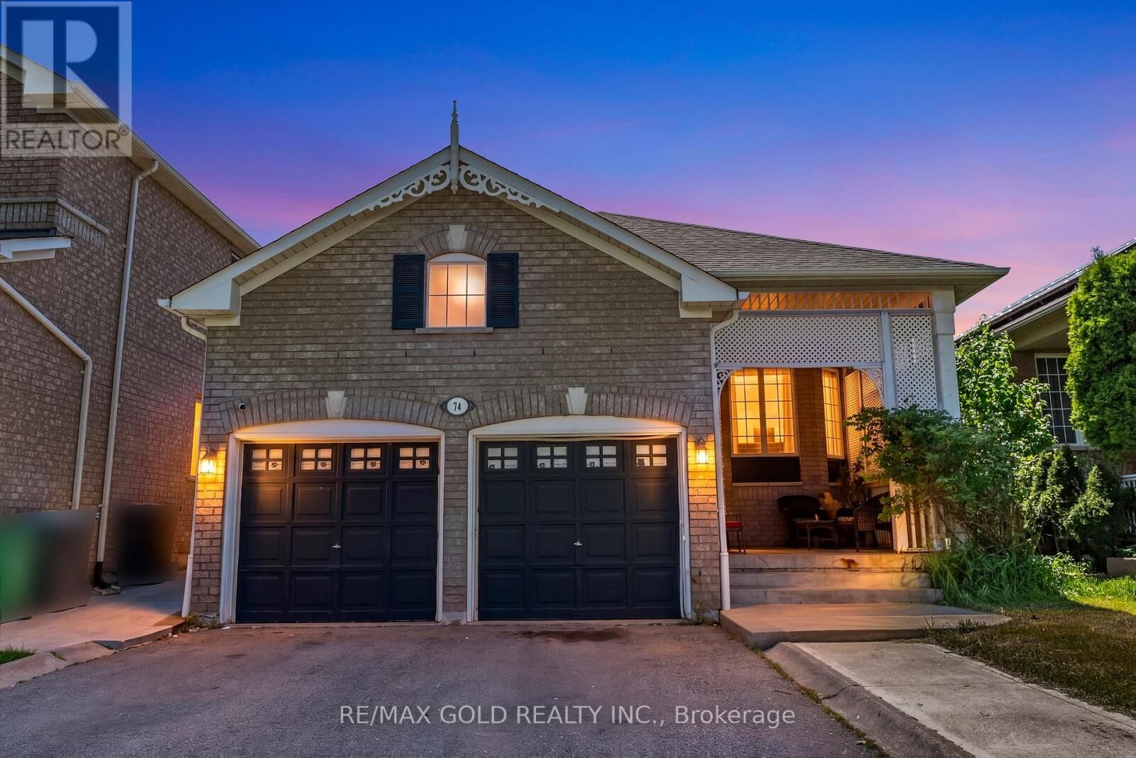 Property Photo: 74 Fletcher'S Creek Boulevard ON L6X 4T1