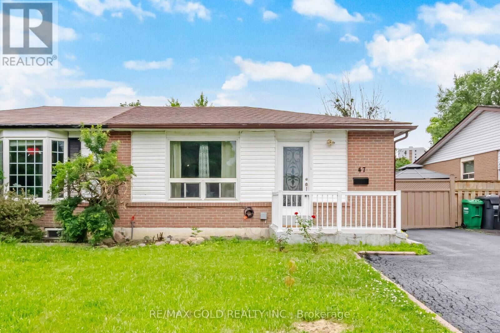 Property Photo:  47 Fallingdale Crescent  ON L6T 3J5 