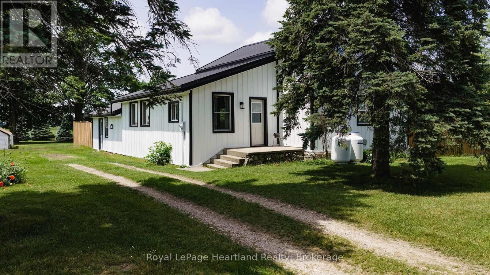 Property Photo:  2010 Alma Street North  ON N0G 1X0 