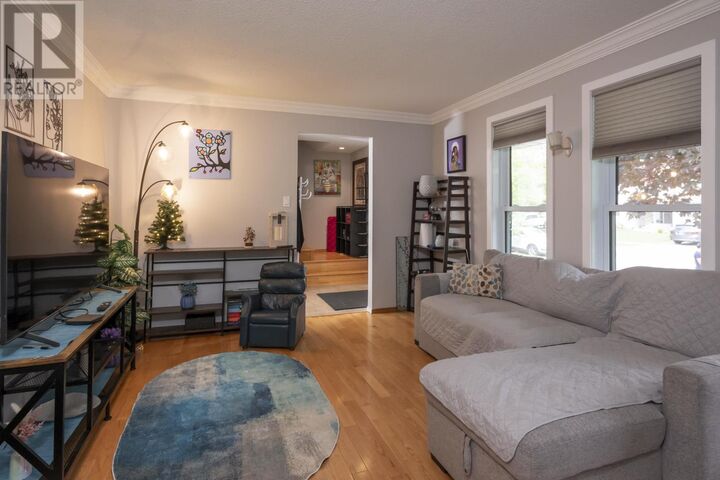 Property Photo: 192 Riviera Dr W ON P7B 6H8