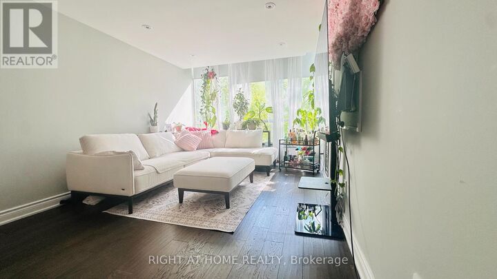 Property Photo:  3050 Ellesmere Road 209  ON M1E 5E6 