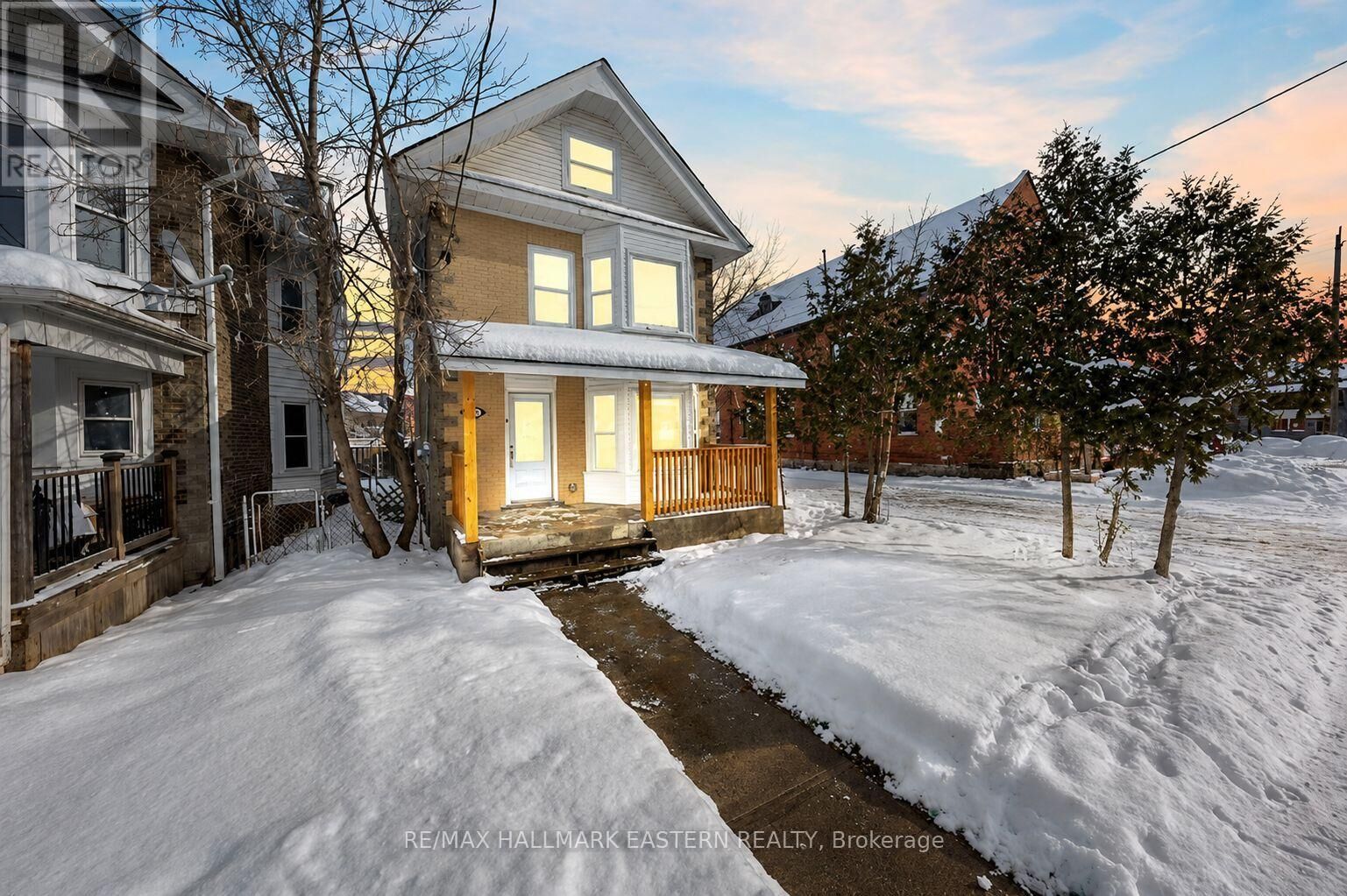 Property Photo:  184 Park Street North Main Floor  ON K9J 3P6 
