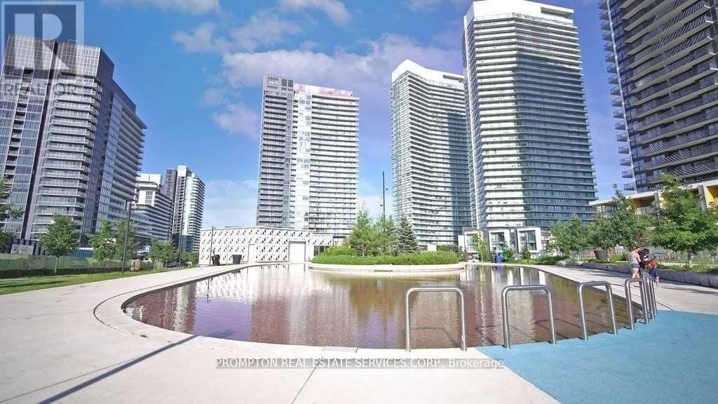 Property Photo:  95 McMahon Drive 2205  ON M2K 0H2 