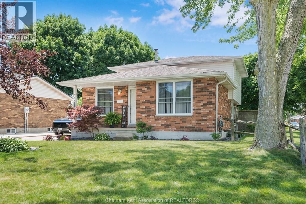 Property Photo:  336 Mercer Street  ON N7M 6E1 