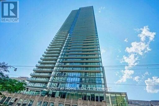 Property Photo: 832 Bay Street 902 ON M5S 1Z6