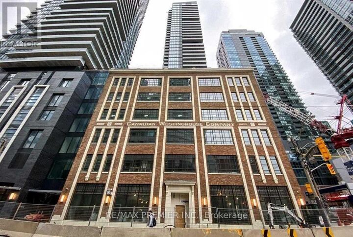Property Photo: 115 Blue Jays Way 4315 ON M5V 3T3