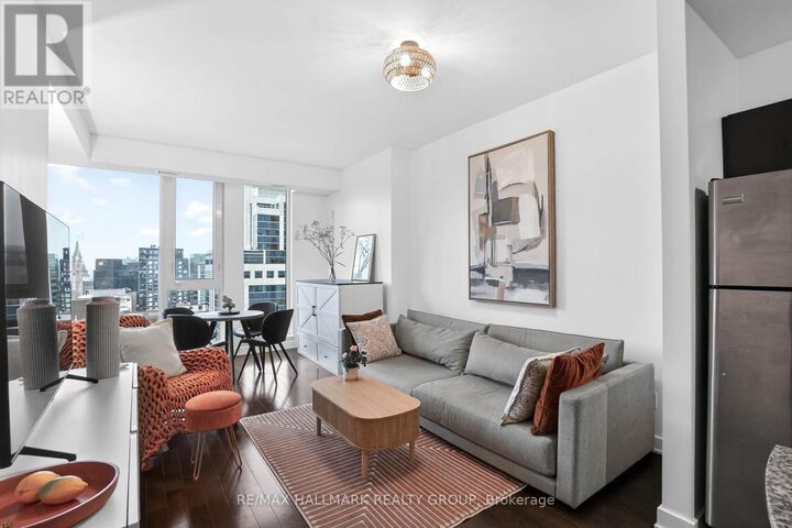 Property Photo:  179 Metcalfe Street 2003  ON K2P 1P7 