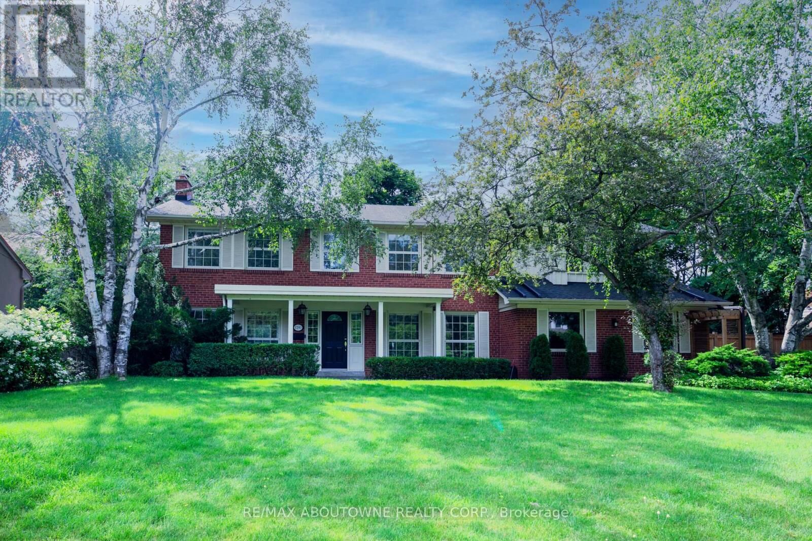 Property Photo: 1290 Braeside Drive ON L6J 2A4