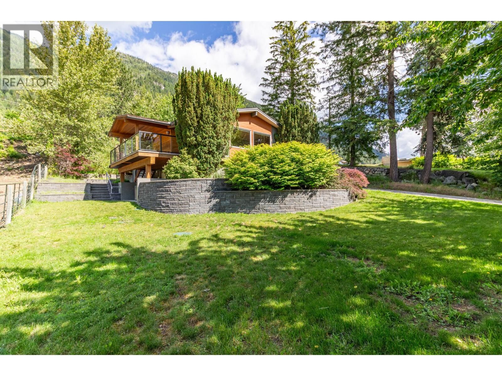 Property Photo: 633 Jorgensen Road BC V1L 5P4