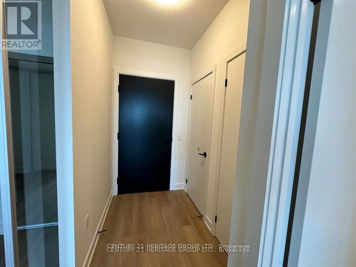 Property Photo: 117 Broadway Avenue South 3807 ON L3Y 5Y1