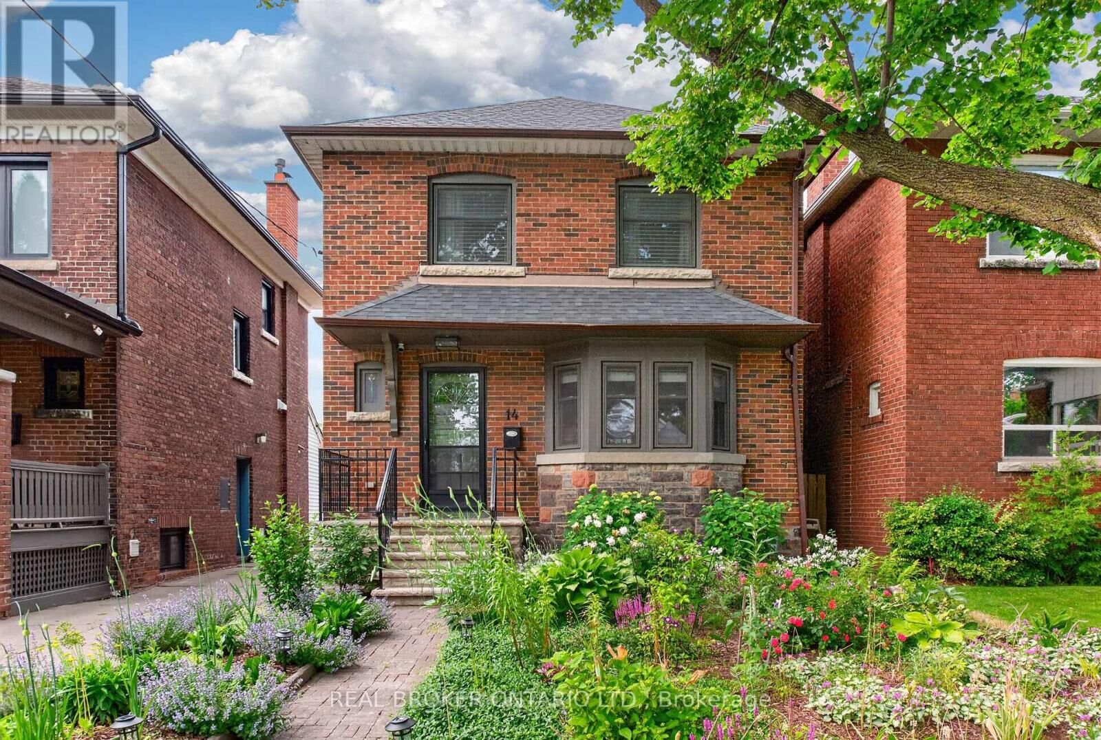 Property Photo:  14 Mortimer Avenue  ON M4K 1Z8 