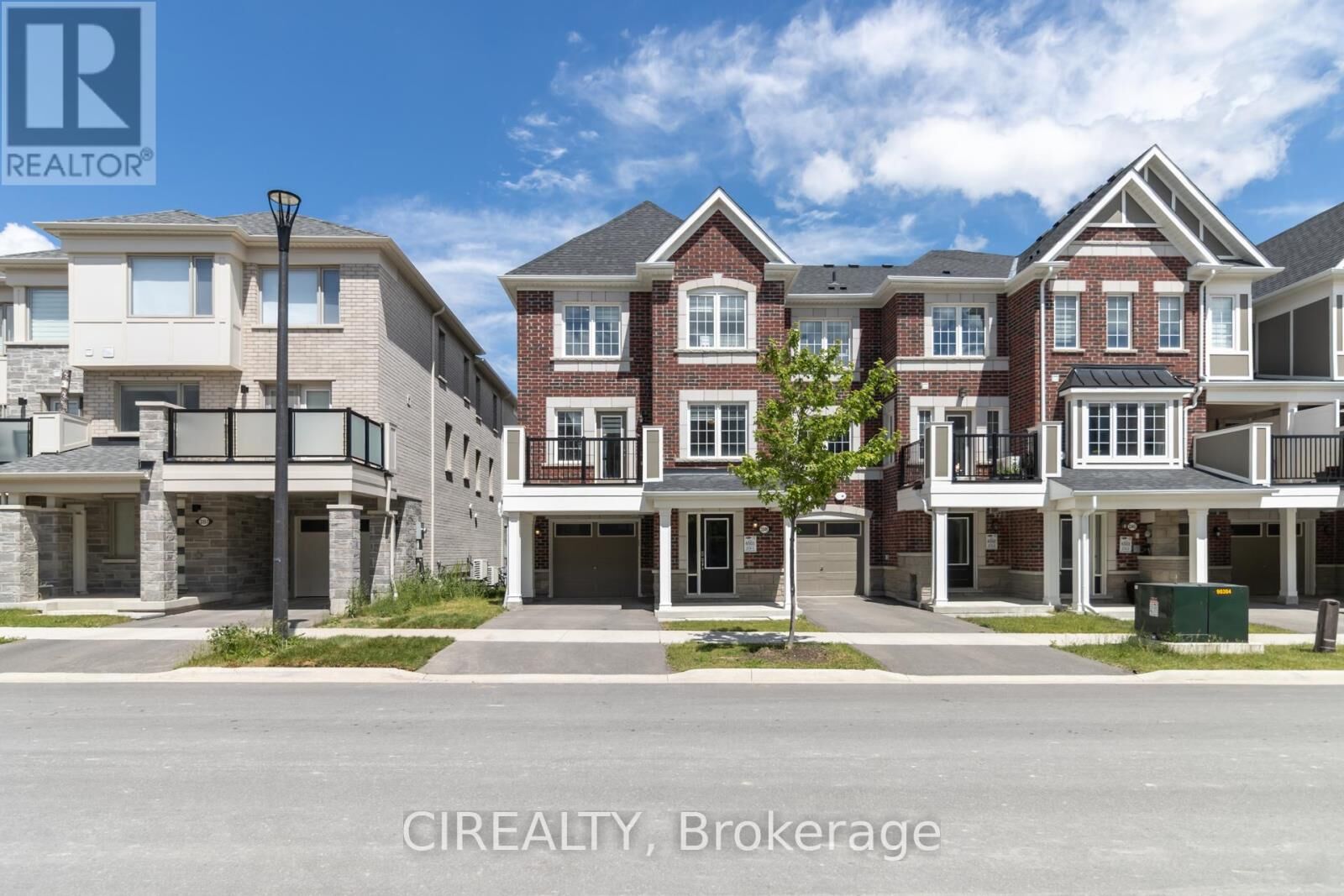 Property Photo:  3349 Thunderbird Promenade  ON L1X 0N1 