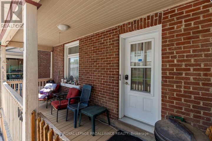 Property Photo: 144-146 George Street ON K6V 3W2