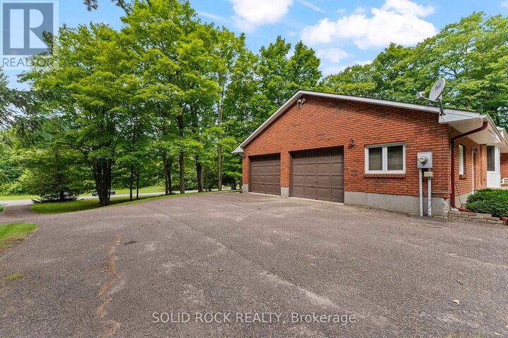 Property Photo:  89 Woodridge Court  ON K0A 1G0 