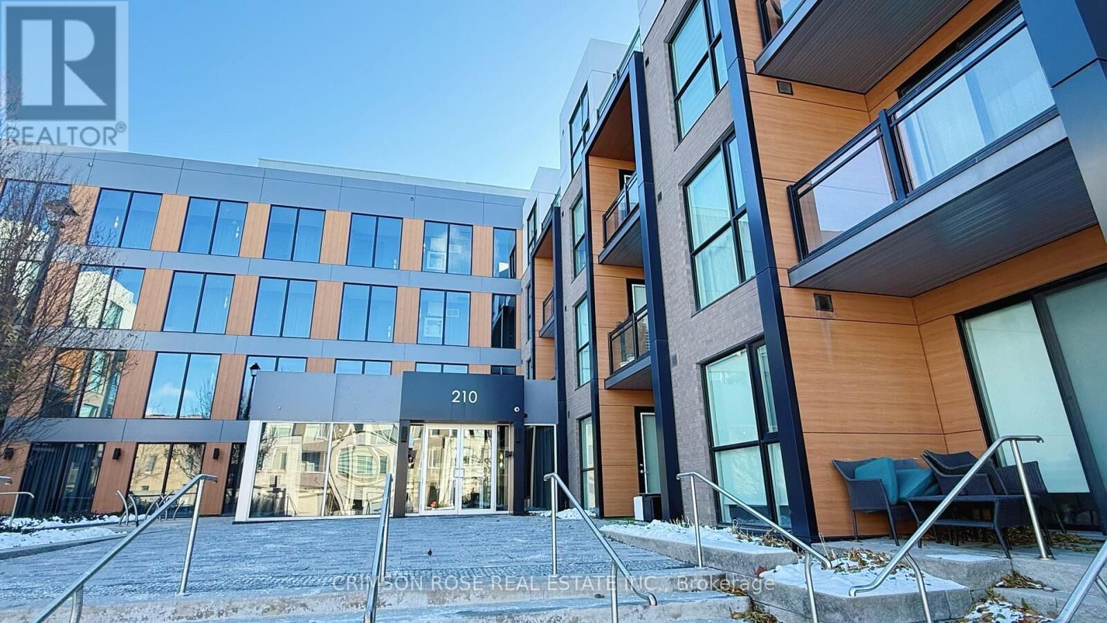 Property Photo: 210 Sabina Drive 404 ON L6H 0W6