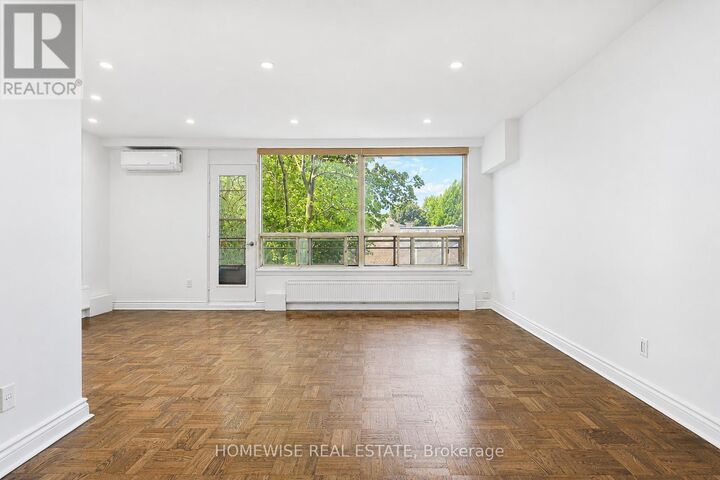 Property Photo:  2500 Bathurst Street 401  ON M6B 2Y8 