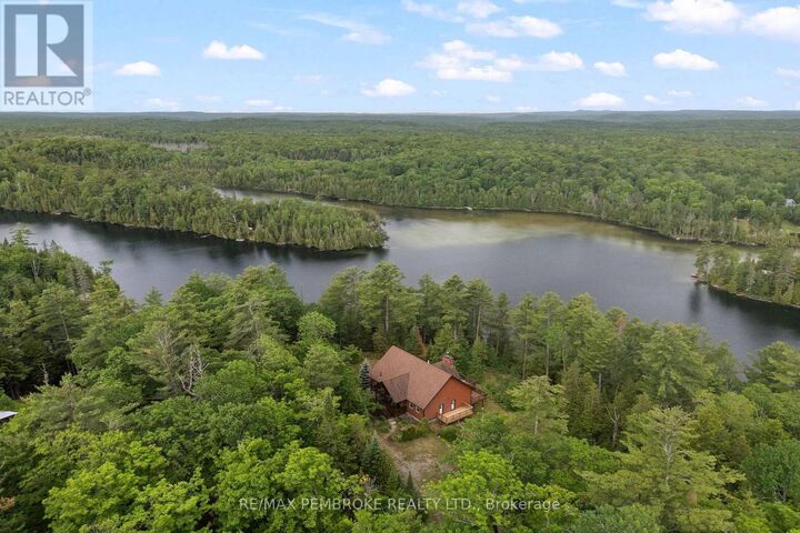 Property Photo: 442B Stringer Drive ON K0L 1C0