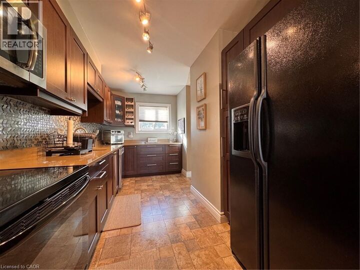 Property Photo:  19 Dalzell Avenue  ON L6Z 1H1 