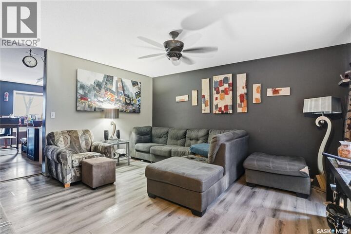 Property Photo: 3 802 K Avenue N SK S7L 2N1