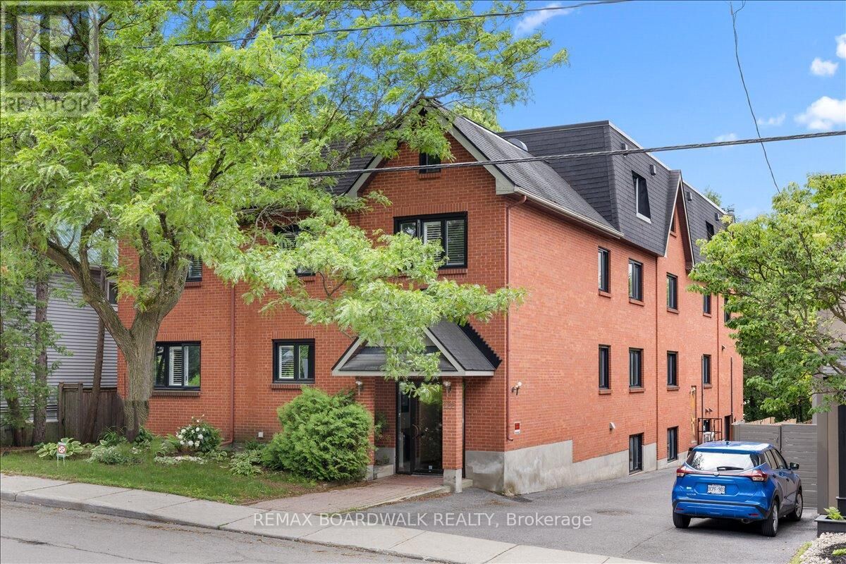 Property Photo:  222 Russell Avenue 304  ON K1N 7X5 