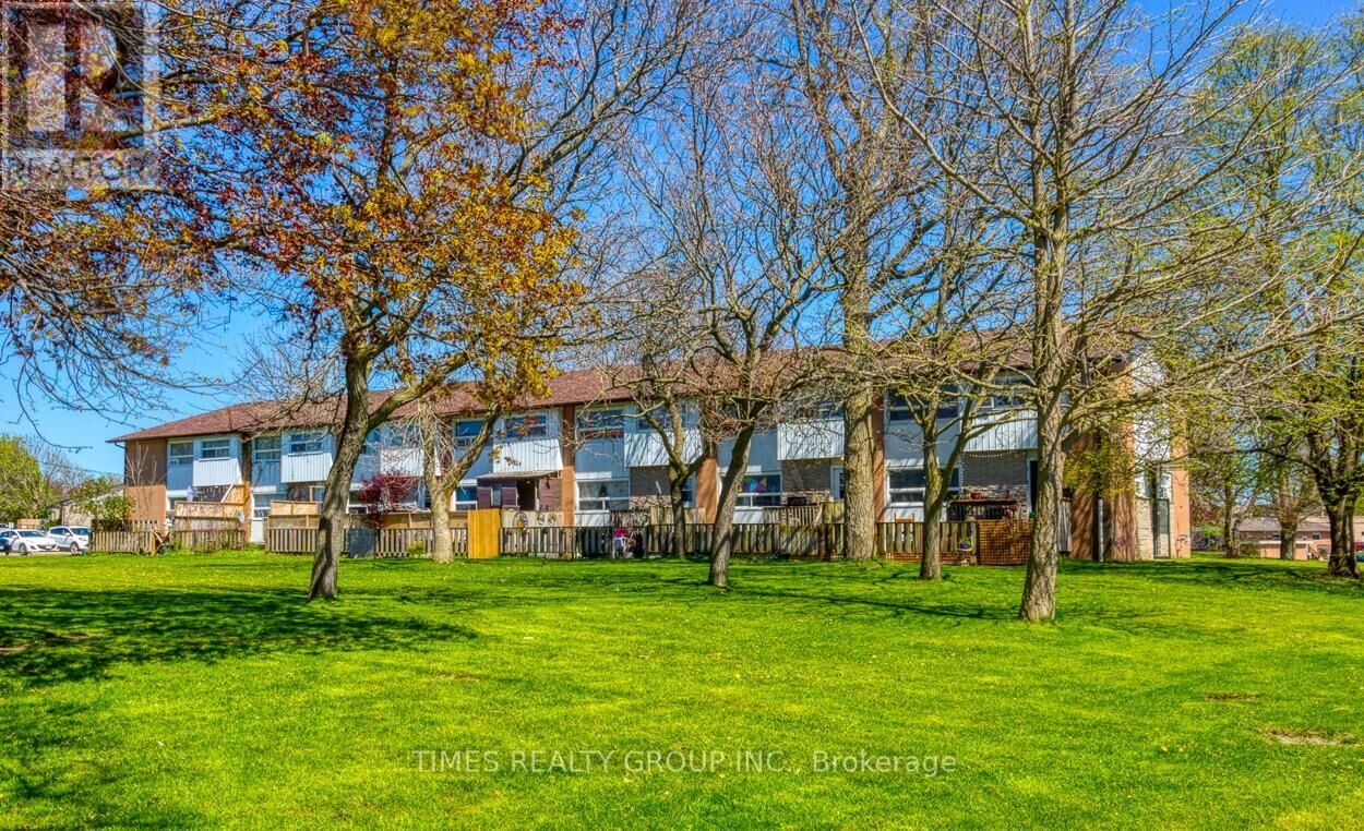 Property Photo: 11 Manitou Crescent West #10 ON K7N 1B7