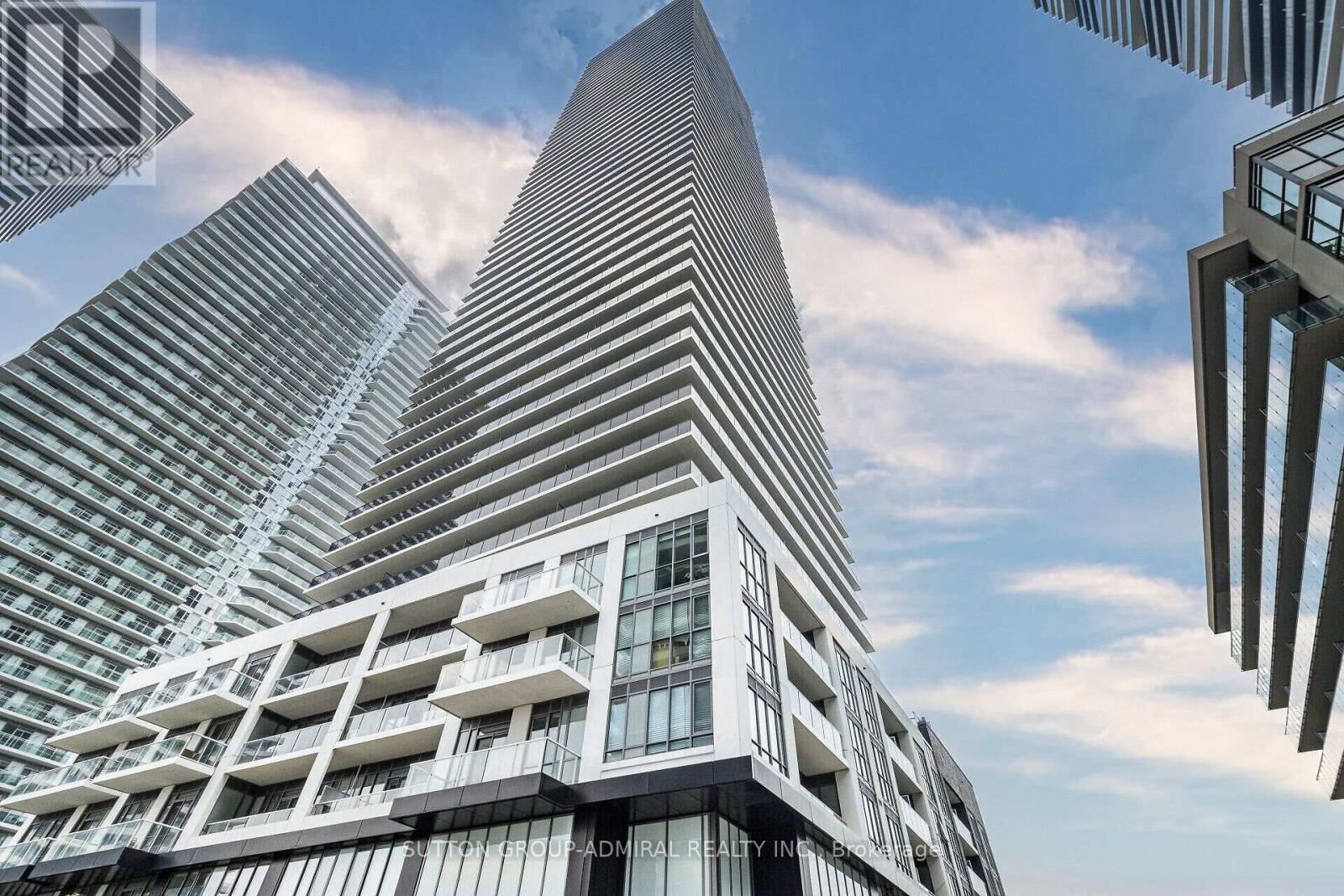 Property Photo: 70 Annie Craig Drive 2103 ON M8V 0C4
