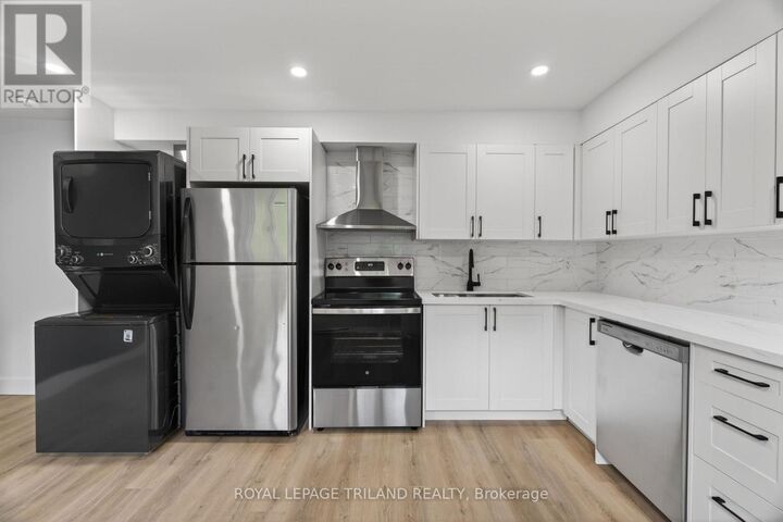 Property Photo:  1015 Eagle Drive 3  ON N5Z 3H4 