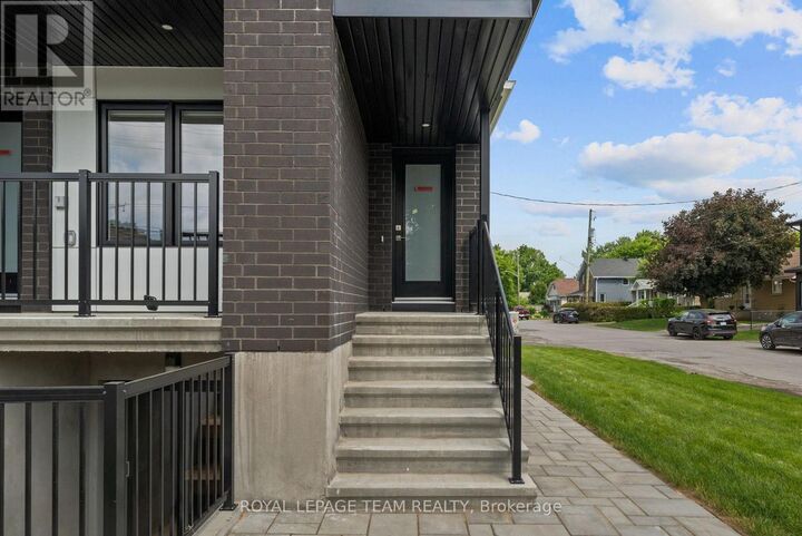 Property Photo:  998 Hollington Street Upper  ON K1Z 7Z9 