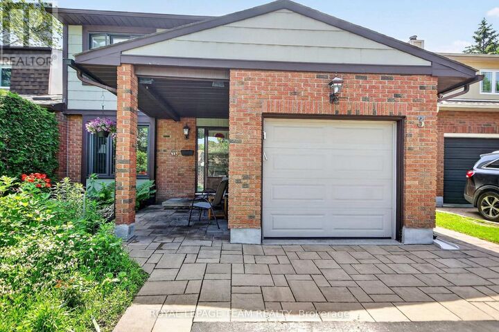 Property Photo:  3 Haywood Crescent  ON K2L 2J3 