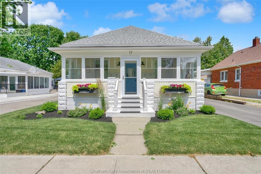 Property Photo:  17 Lowe Street  ON N7L 1J6 