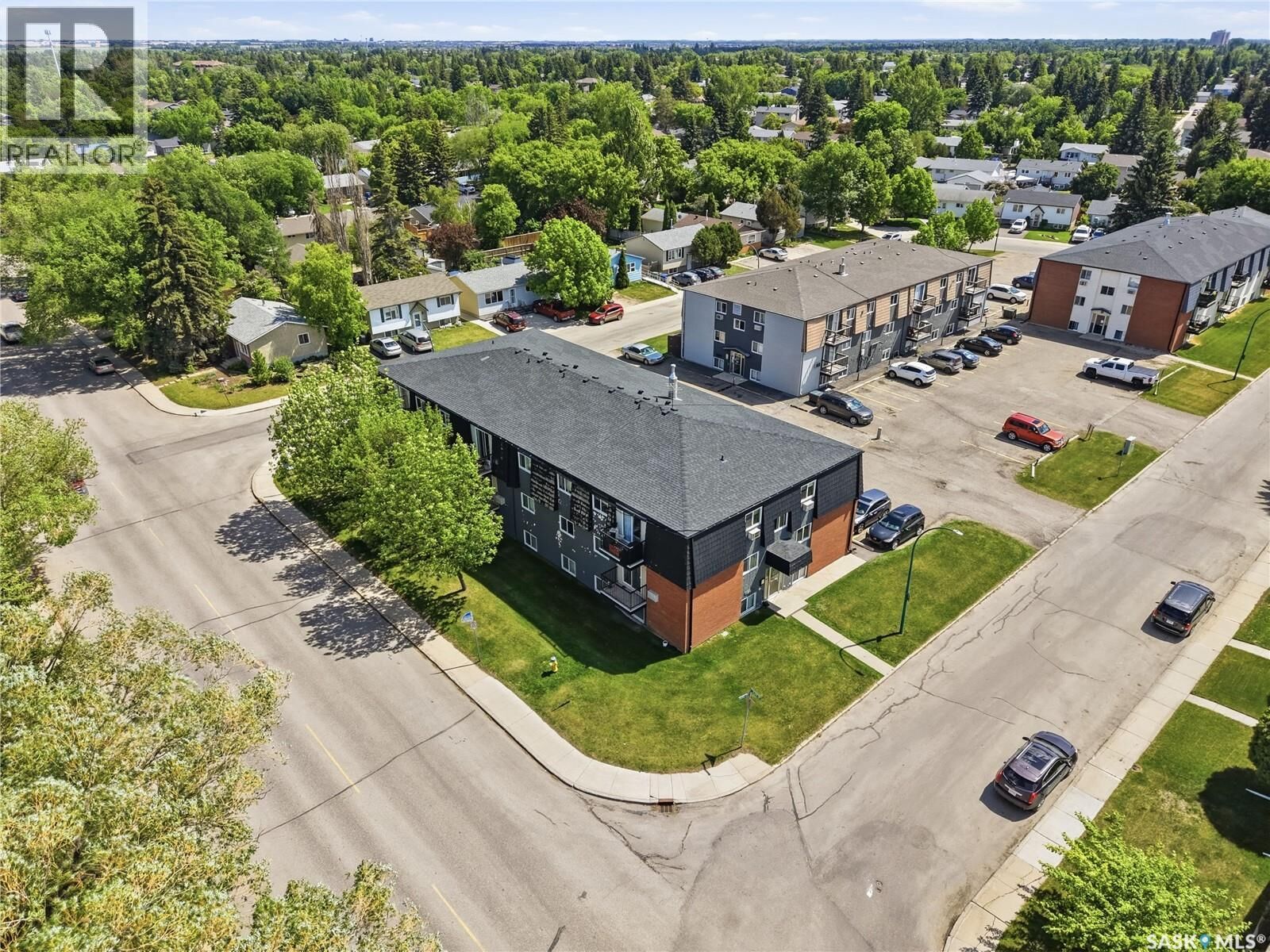 Property Photo: 7 115 Acadia Drive SK S7H 4T8