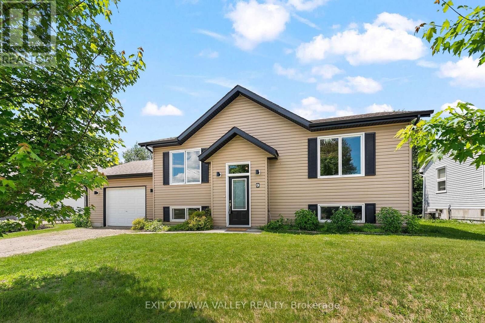 Property Photo: 9 Minto Street ON K0J 1C0