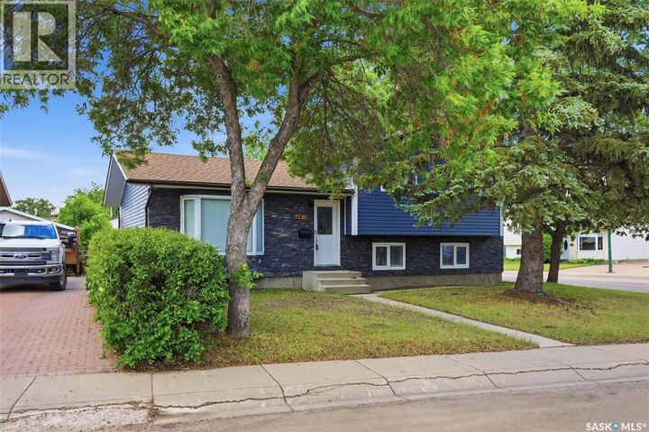 Property Photo: 483 Wakabayashi Crescent SK S7K 7M6