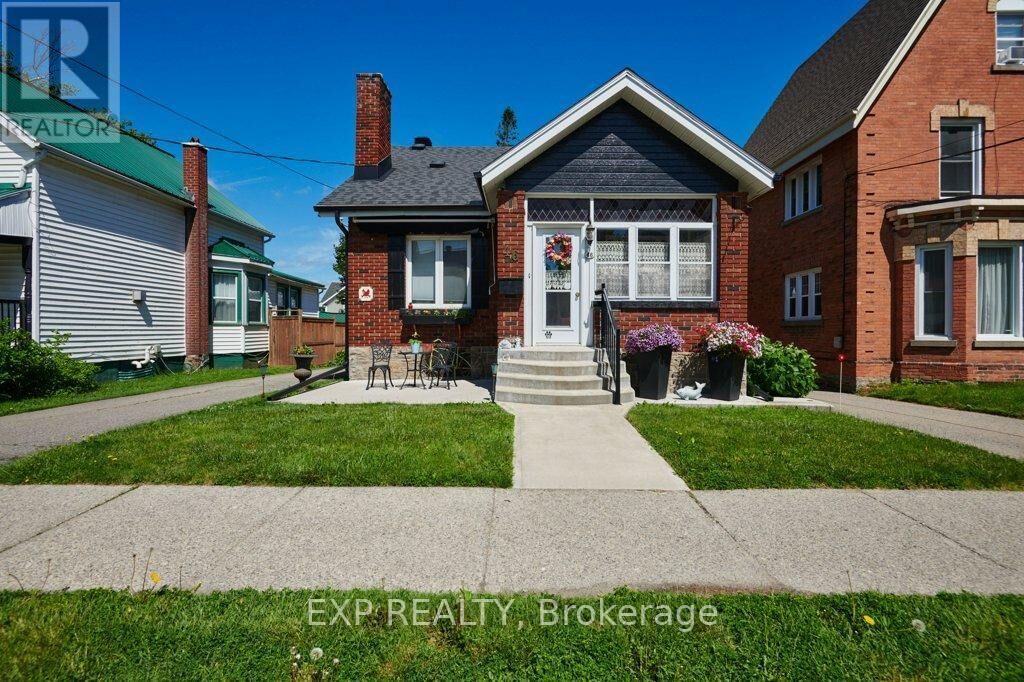 Property Photo: 46 James Street East ON K6V 1K4