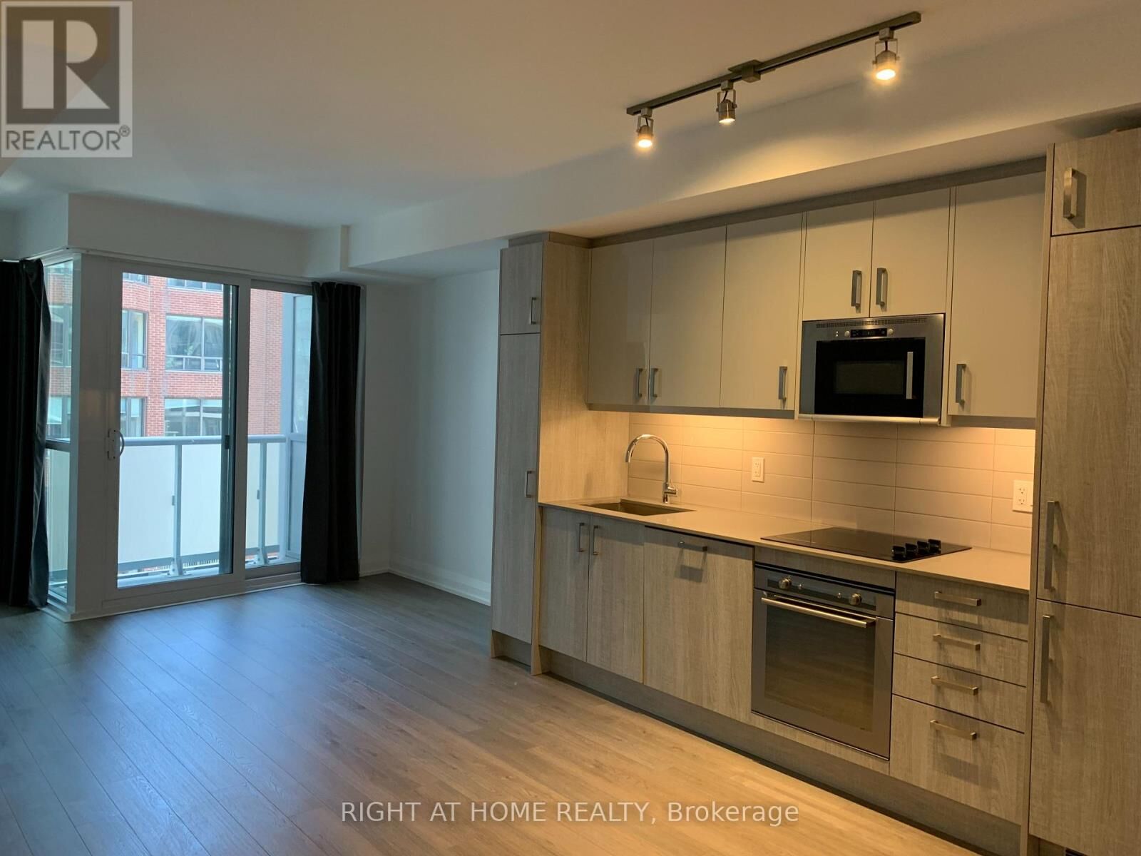 Property Photo: 77 Mutual Street 1010 ON M5B 0B9